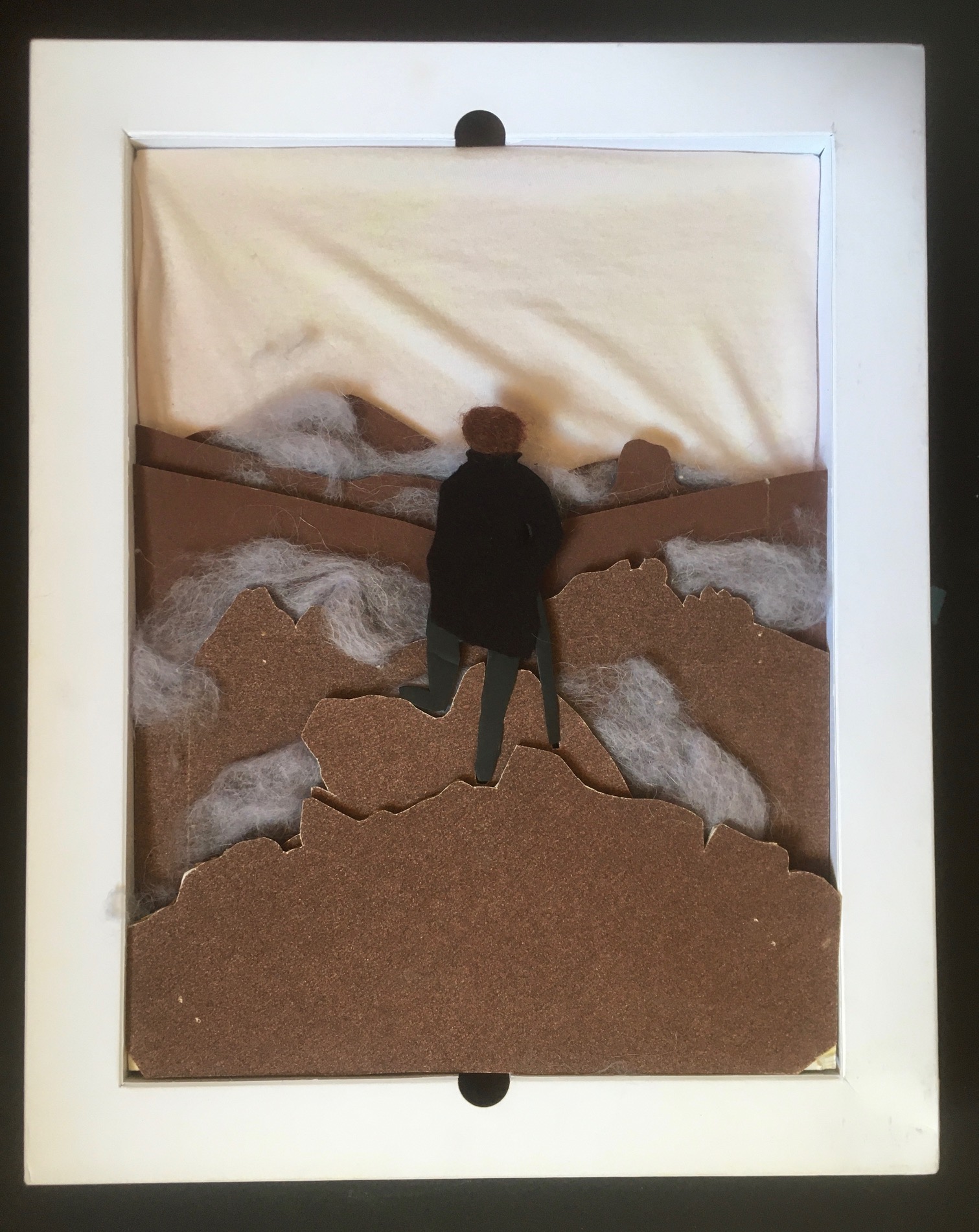 Le Voyageur contemplant la mer de nuages, de Caspar David Friedrich (4 panneaux de carton-plume en 2D texturée avec feutrine, toile émeri de différents grains, laine effilée, coton)