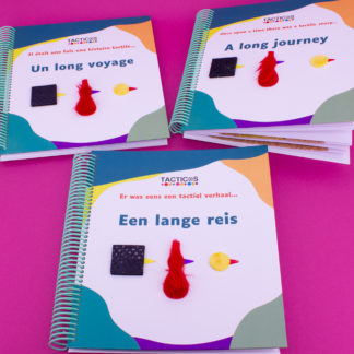 Photos de 3 même livre Tacticos : Un long voyage, A long journey, Een lange reis