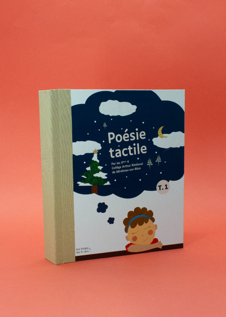 Couverture du recueil de Poésies tactiles. On y voit une enfant qui rêve et dans la bulle de pensée est écrit le titre "Poésie tactile" entouré de nuages.